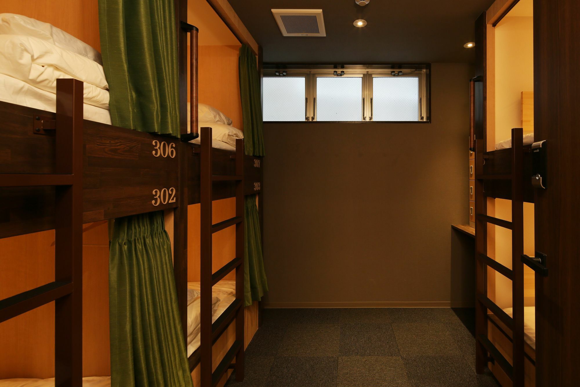 Iloha Hostel Namba Shinsaibashi Осака Экстерьер фото